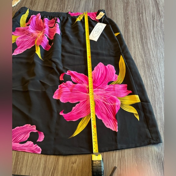 Caran New York NWT skirt - Picture 5 of 8